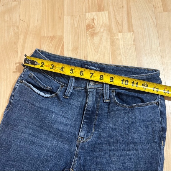 Calvin Klein Womens Dark Wash Mid Rise Skinny Jeans Size 4 - Picture 4 of 7